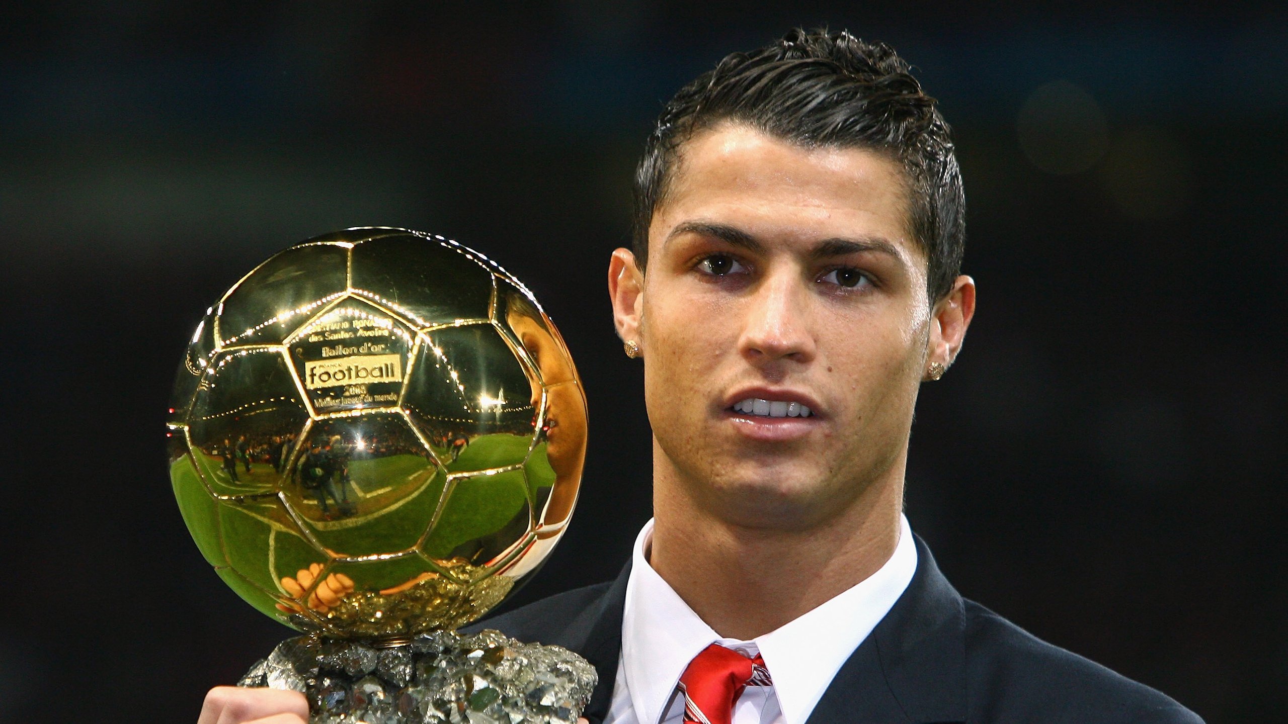 冰岛粉碎尼日利亚，莱奥，那个在火山与冰川间起舞的关键先生